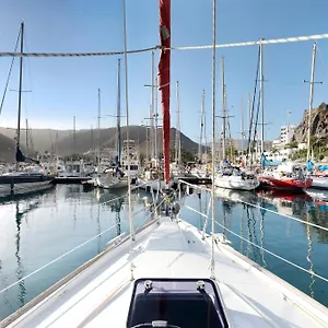  Botel Pato Lucas Sail Boat